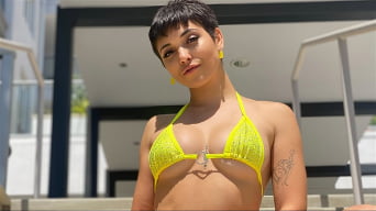 Brooklyn Gray in 'Brooklyns Face Gets Loaded'
