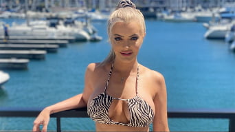 Linzee Ryder en 'Linzee da un buen servicio de boquilla'